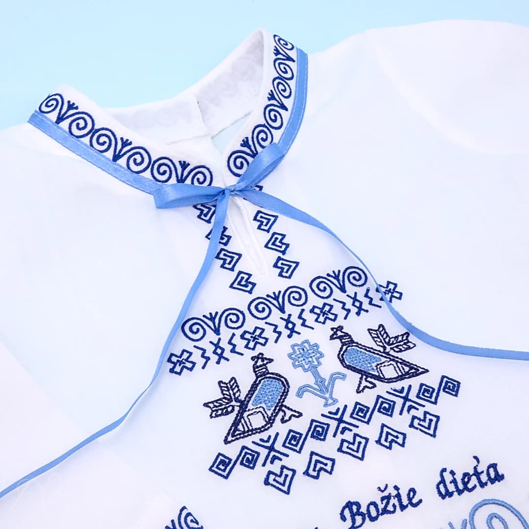 kosielka-na-krst_krstna-kosielka-s-cicmianskym-vzorom_tmavomodra_jsyvln.webp
